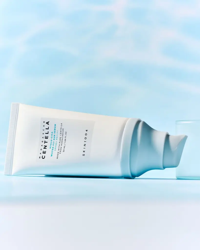 skin1004-sun-hyalu-cica-water-fit-sun-serum-spf50-pa-39366328910070_1440x.webp